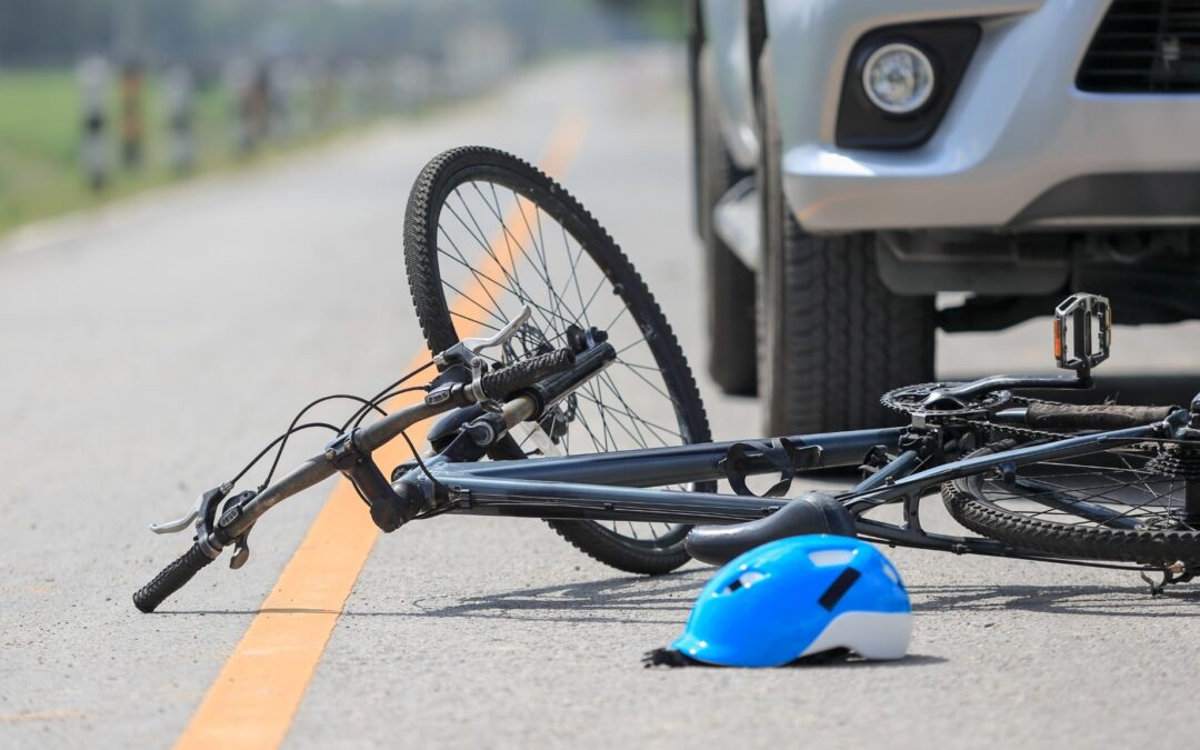 Ciclista de Reseda en condición crítica tras ser atropellado