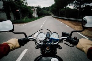 ¿Por Qué Elegir a Unidos Legales para Accidentes de Motocicleta en Woodland Hills, CA?